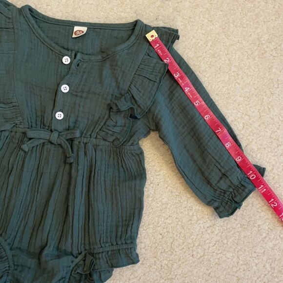 Baby girl green ruffle onesie w/ headpiece 6-9 mo. - Picture 9 of 15